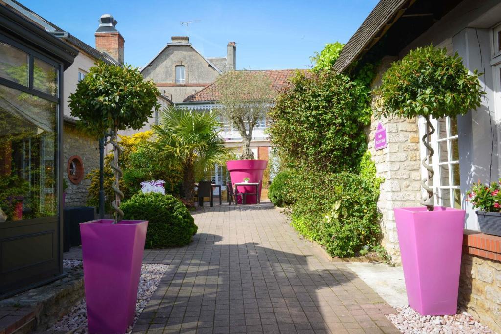 Logis Hotel Restaurant L'Auberge Normande Carentan Buitenkant foto