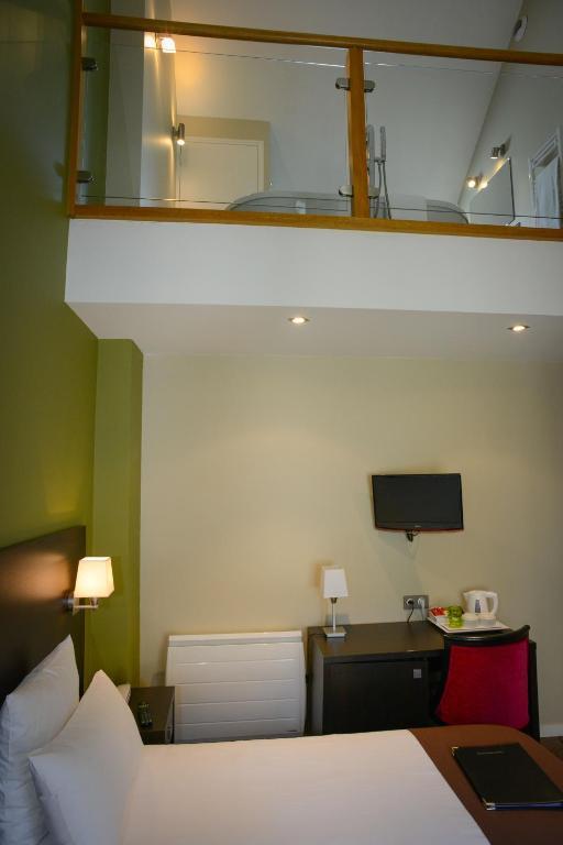 Logis Hotel Restaurant L'Auberge Normande Carentan Buitenkant foto