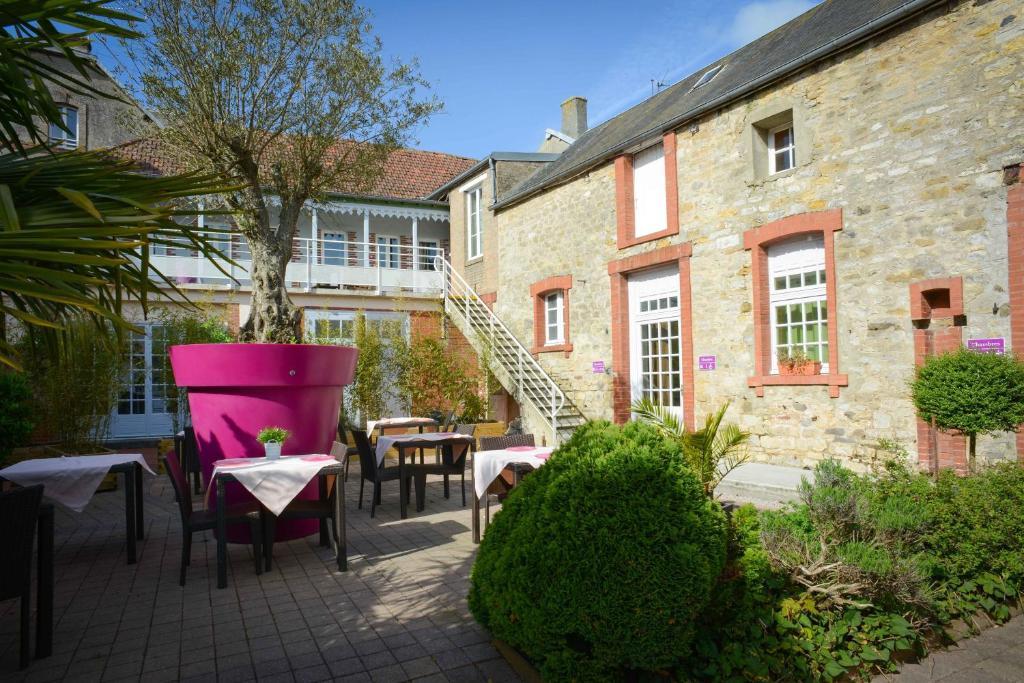Logis Hotel Restaurant L'Auberge Normande Carentan Buitenkant foto