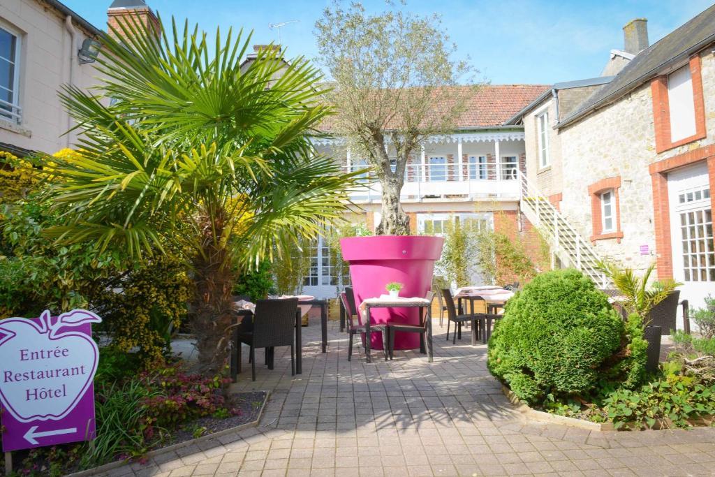 Logis Hotel Restaurant L'Auberge Normande Carentan Buitenkant foto