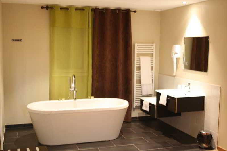 Logis Hotel Restaurant L'Auberge Normande Carentan Buitenkant foto